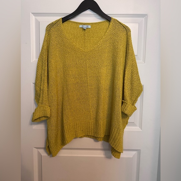She + Sky Sweater • One Size - Picture 1 of 3